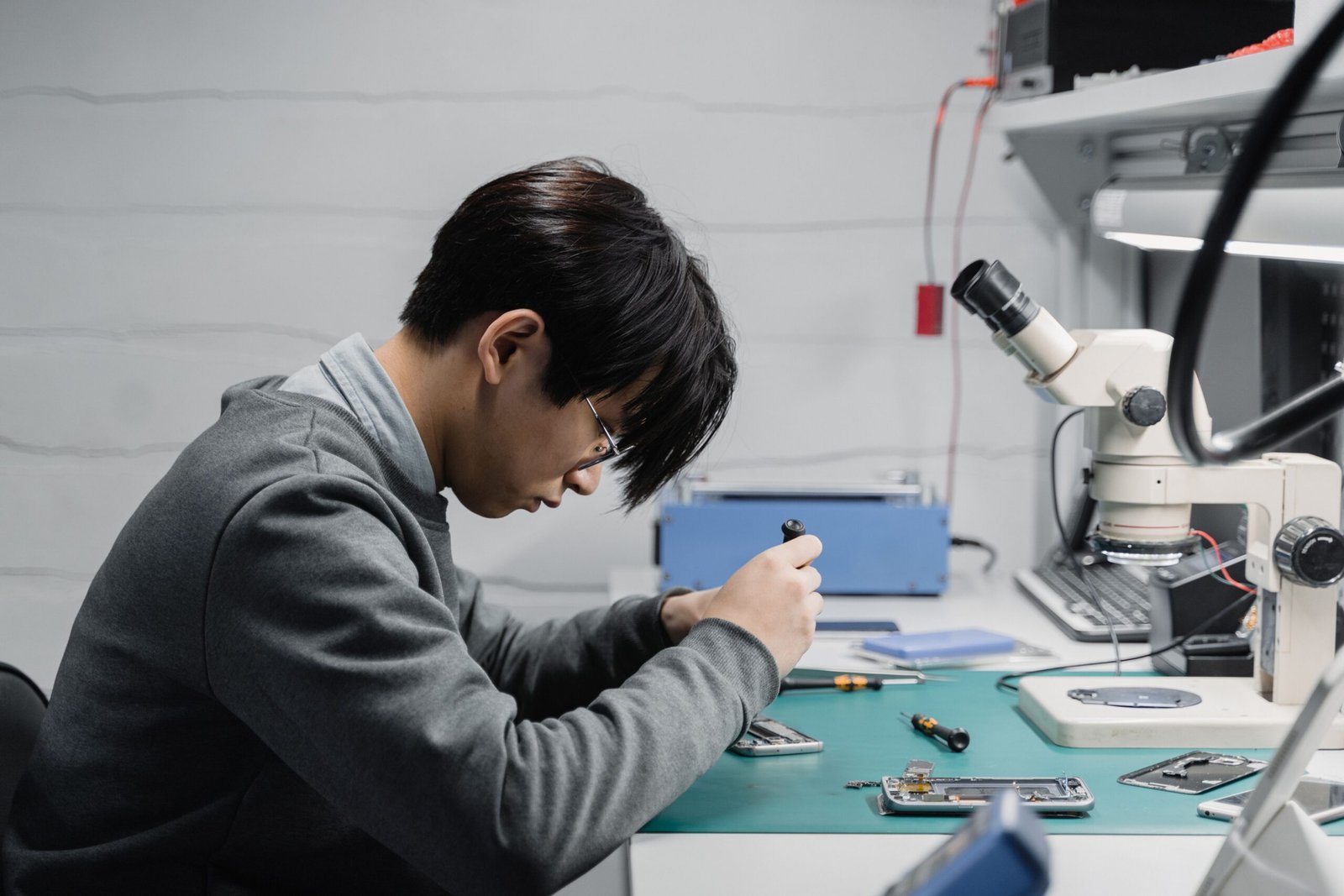how to fix a broken screen protector